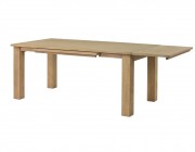 Eettafel met aansteekbladen