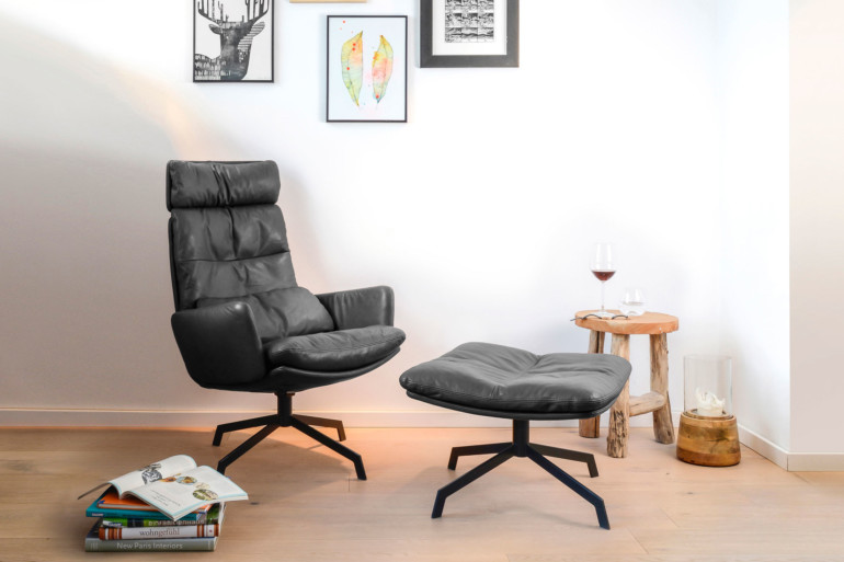 KFF Arva Lounge Chair in Black Leather