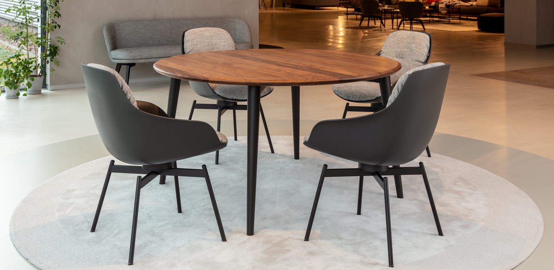 Rolf Benz 900 - Hoogebeen Interieur Rolf Benz 900 - Hoogebeen Interieur